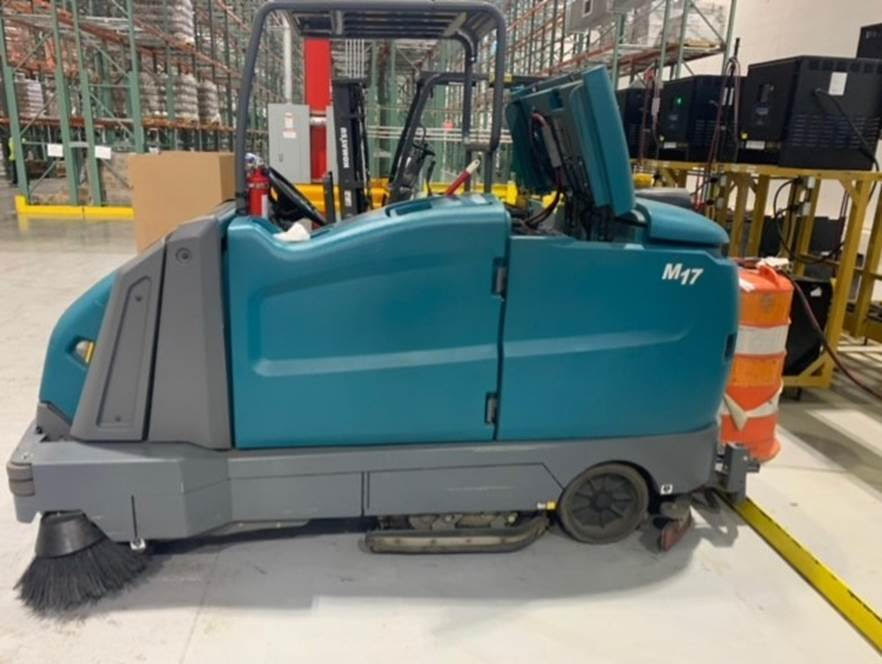 Refurbished Tennant M17, Floor Sweeper Scrubber, 36", 75 Gallon, Battery, Ride On, Cylindrical
