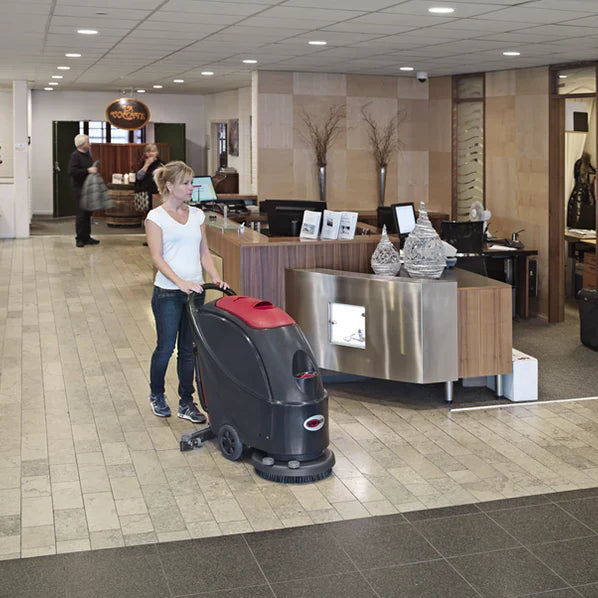 What is the Difference Between a Floor Scrubber and a Floor Polisher?