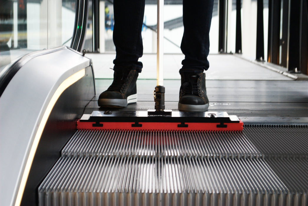 Escalator Tread Cleaner, 40" Head, Saturation Trough, Telescoping Handle, Pads Sold Separately, Escateq